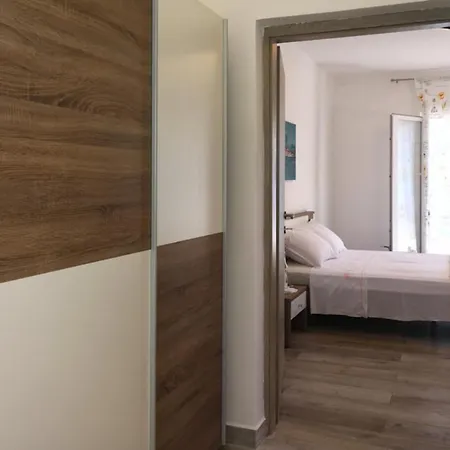 Apartmani Mikin Betina  Exterior photo