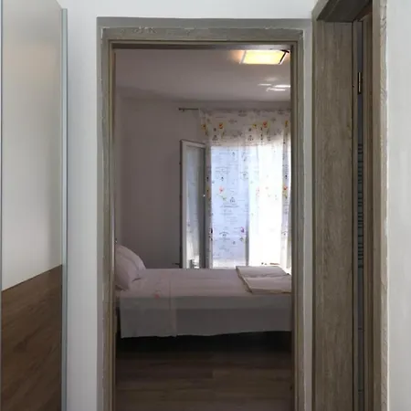 Apartmani Mikin Betina  Exterior photo