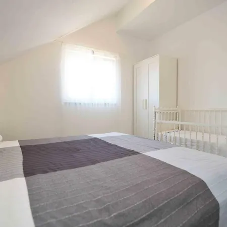 Apartmani Mikin Betina  Exterior photo
