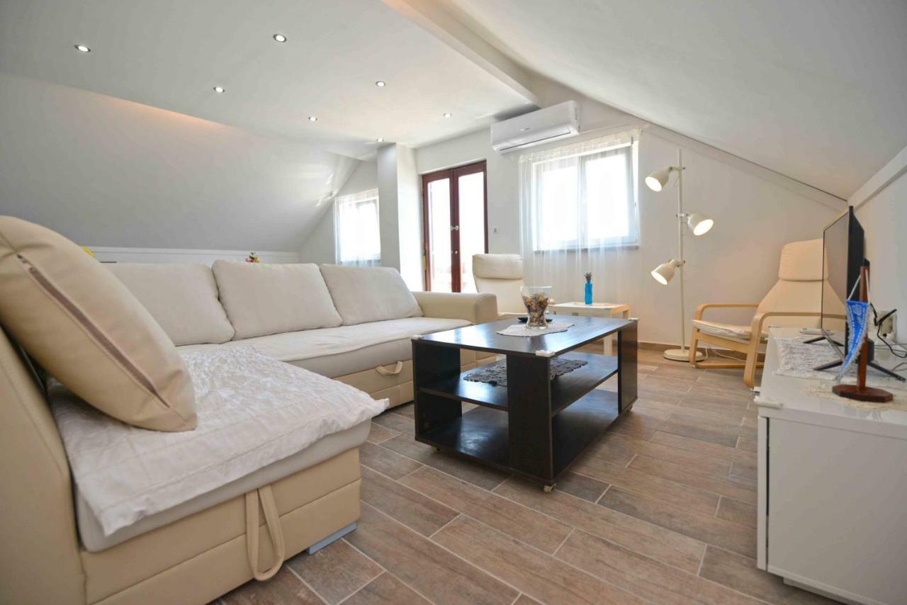 Mikin Apartment *