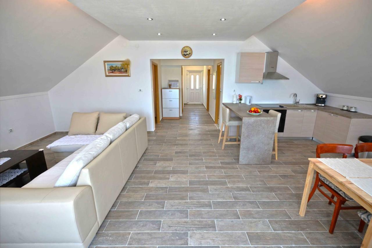 Apartamento Mikin Betina (Sibenik-Knin)
