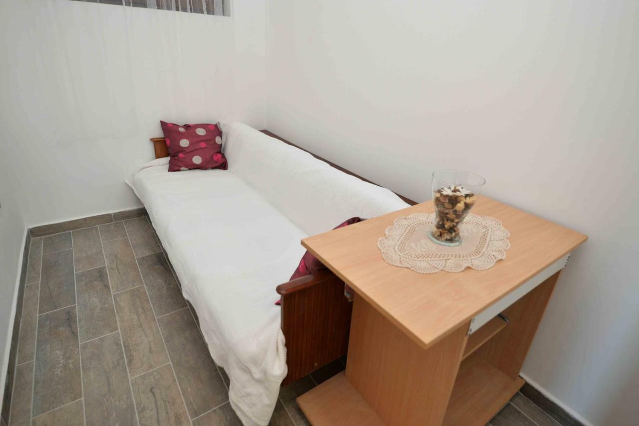 Mikin * Betina (Sibenik-Knin)